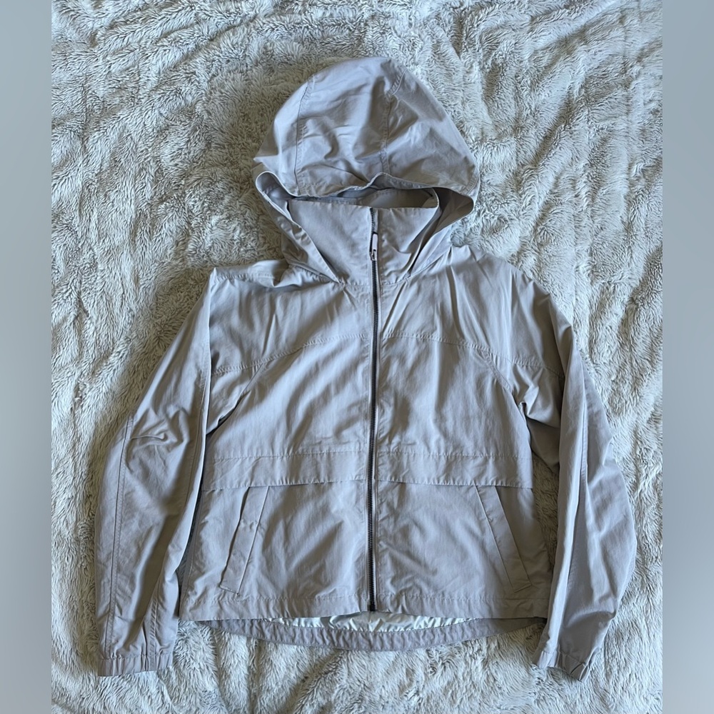 Lululemon Effortless Jacket Size 2 - image 2